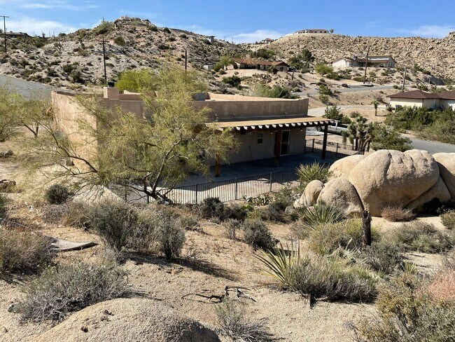 Building Photo - 6231 Mirlo Rd