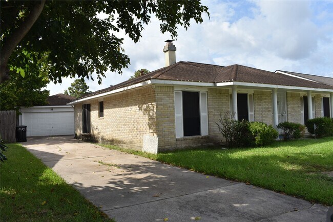 Foto del edificio - 10427 Huntington Wood Dr