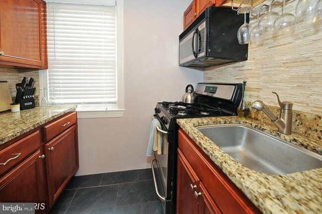 Foto del edificio - 906 S Washington St