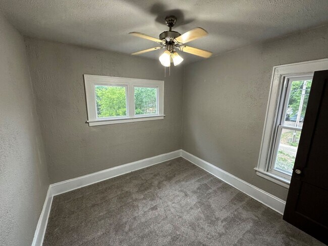 Foto del edificio - 2162-2164 N 41st St. (Duplex)