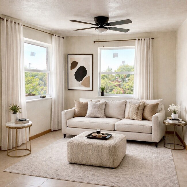 Building Photo - 520 N Tamarind Ave