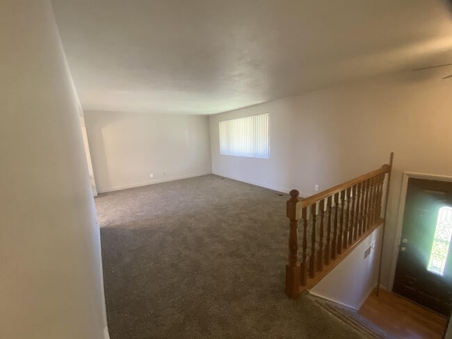Building Photo - 5136 1250 W