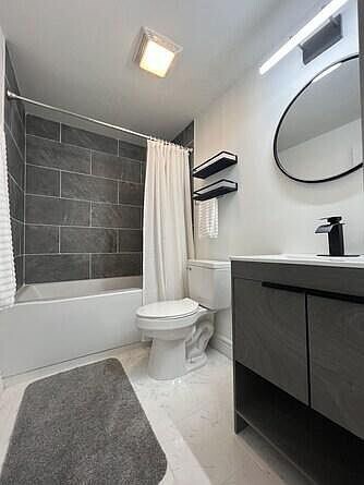 Foto del edificio - 12461 Holly Cir