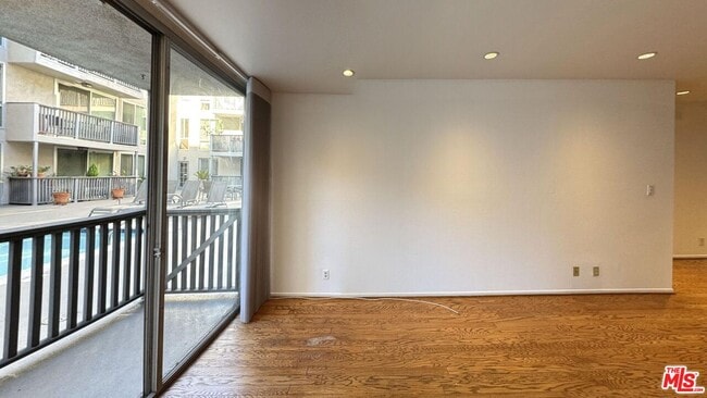 Foto del edificio - 1134 Alta Loma Rd