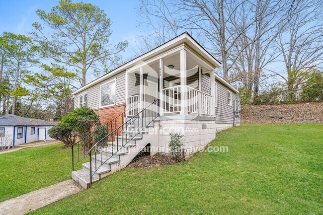 Building Photo - 624 Brunson Ave