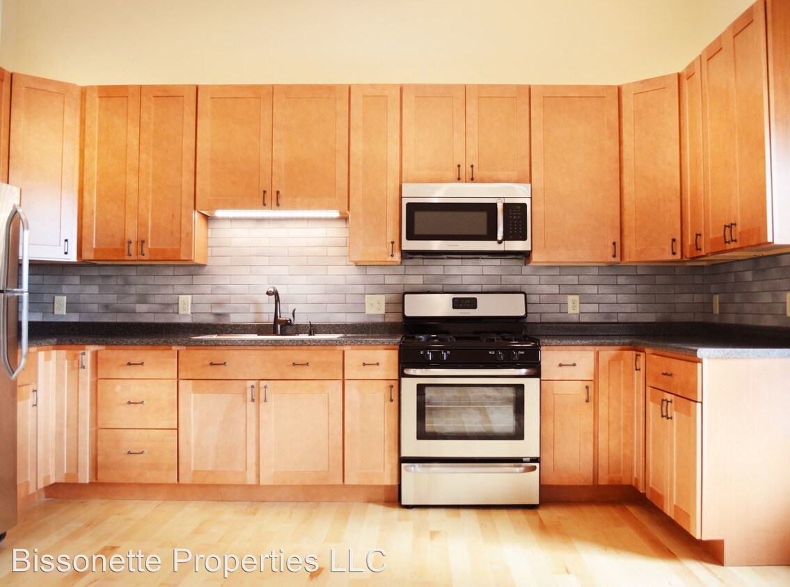 8 Haswell St, Burlington, VT 05401 Apartment for Rent in Burlington