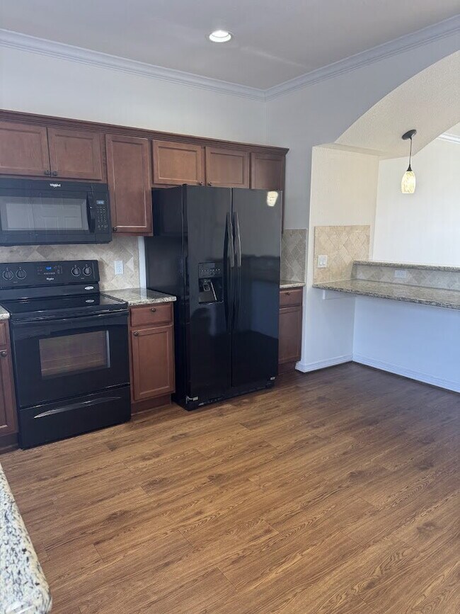 Foto del edificio - 4 Bedrooms and 4.5 baths in College Station