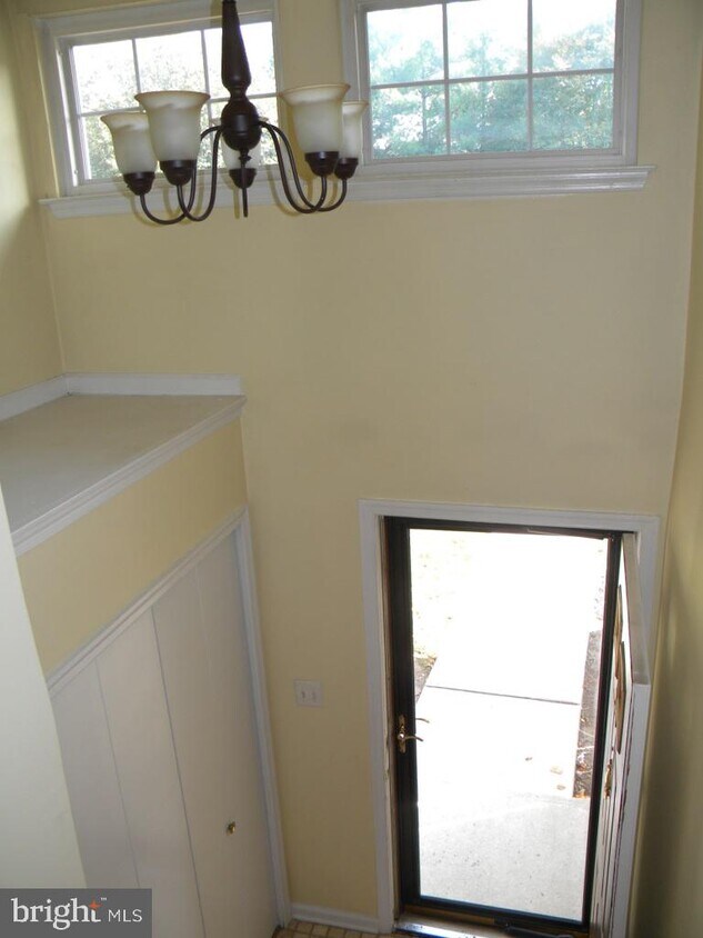Primary Photo - 230 Mill Run Ct