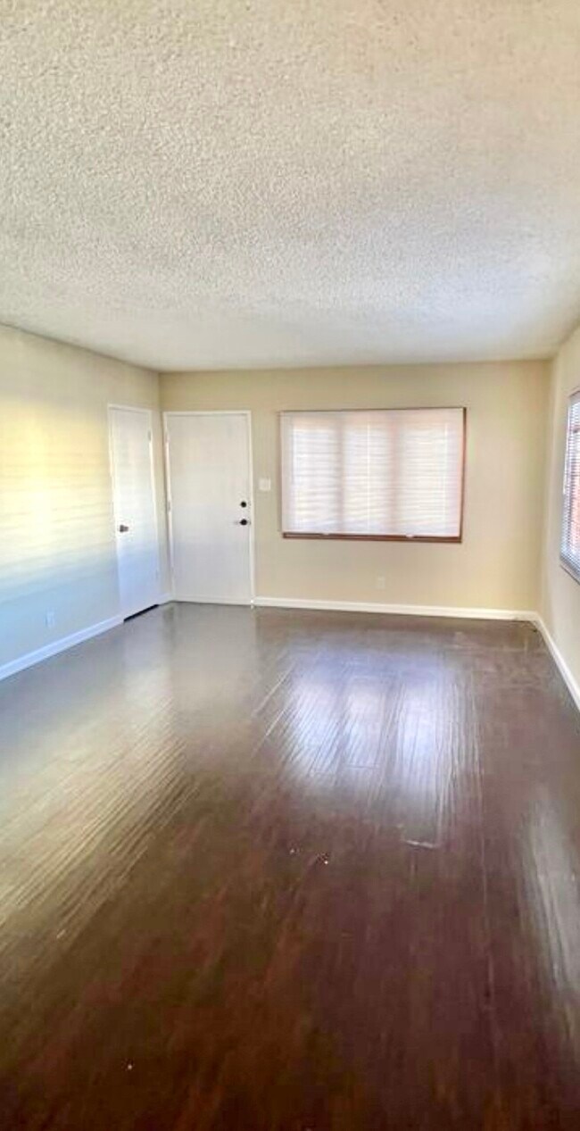 Foto del edificio - 14506 S Normandie Ave