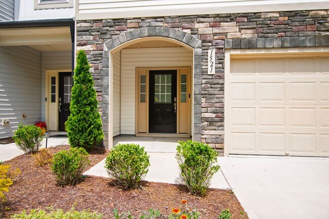 Foto del edificio - Spacious 3-Bedroom Townhome in Durham!