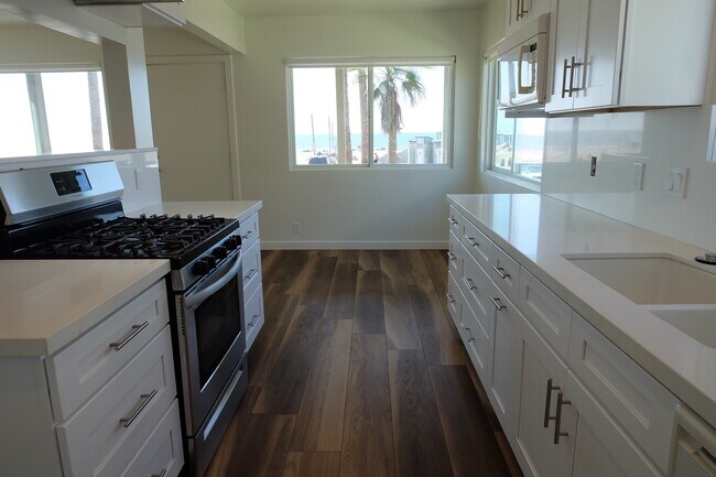 Foto del edificio - 3203 Ocean Front Walk