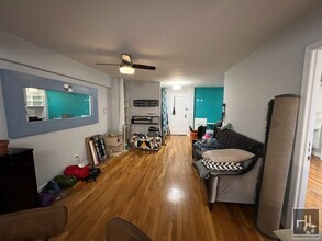 Building Photo - Top Floor 2BR 1BA w/ Bonus Nook, Five Cali...