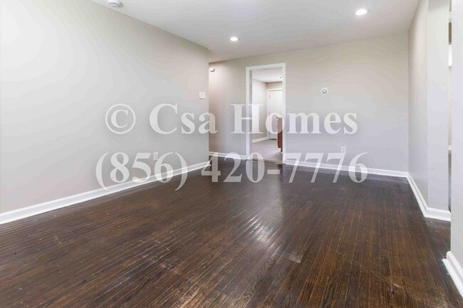 Building Photo - 1562 Bradley Ave