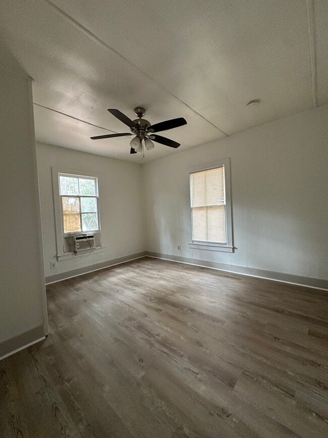 Foto del edificio - 2344 S Marion Ave