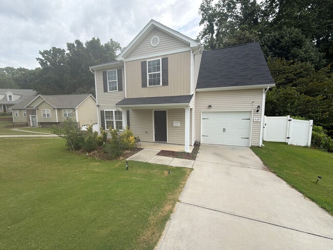 Building Photo - Room in House on Meredith Woods Ln