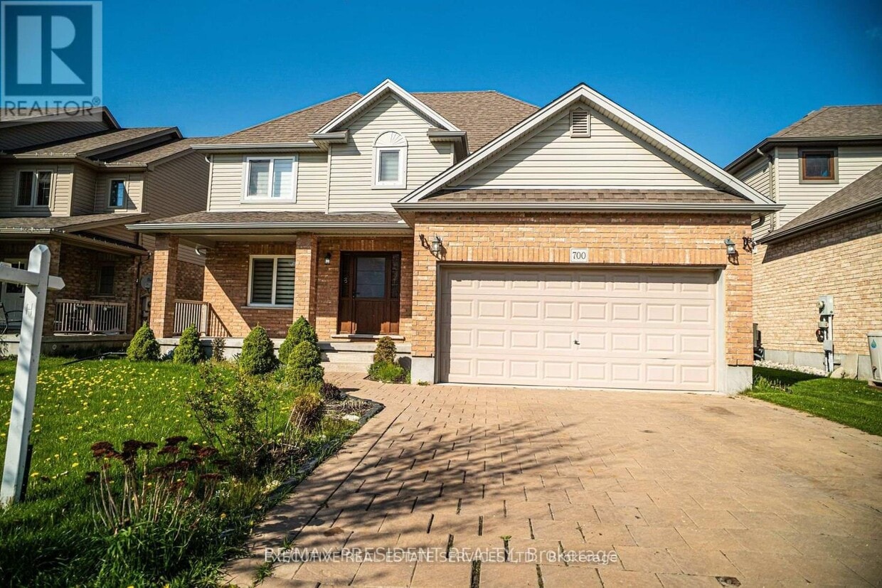 Photo principale - 700 Spitfire St