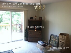 Building Photo - 311 Emerald Dr