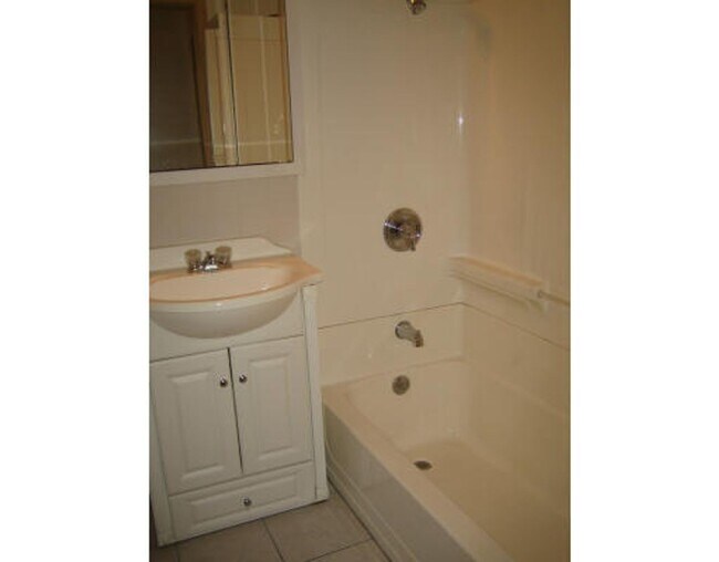 Foto del edificio - MBTA GL-B @ Harvard Ave Allston 2-BED