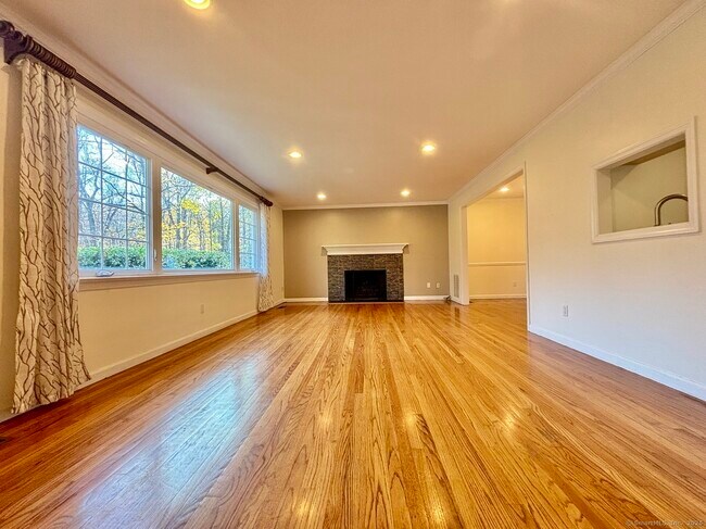 Foto del edificio - 43 Kent Hills Ln