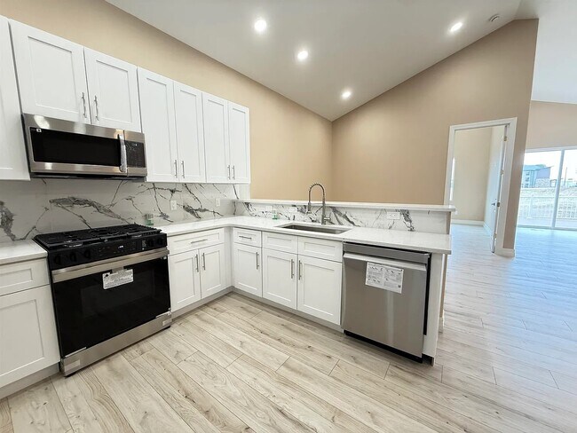 Building Photo - 3109 W Laux Dr
