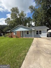Building Photo - 814 Kelly Dr