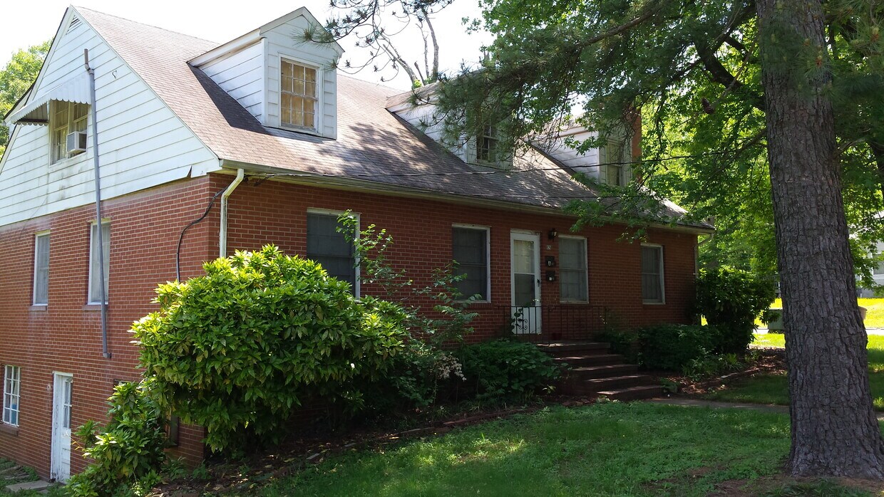 Foto principal - 929 Glenwood Ave