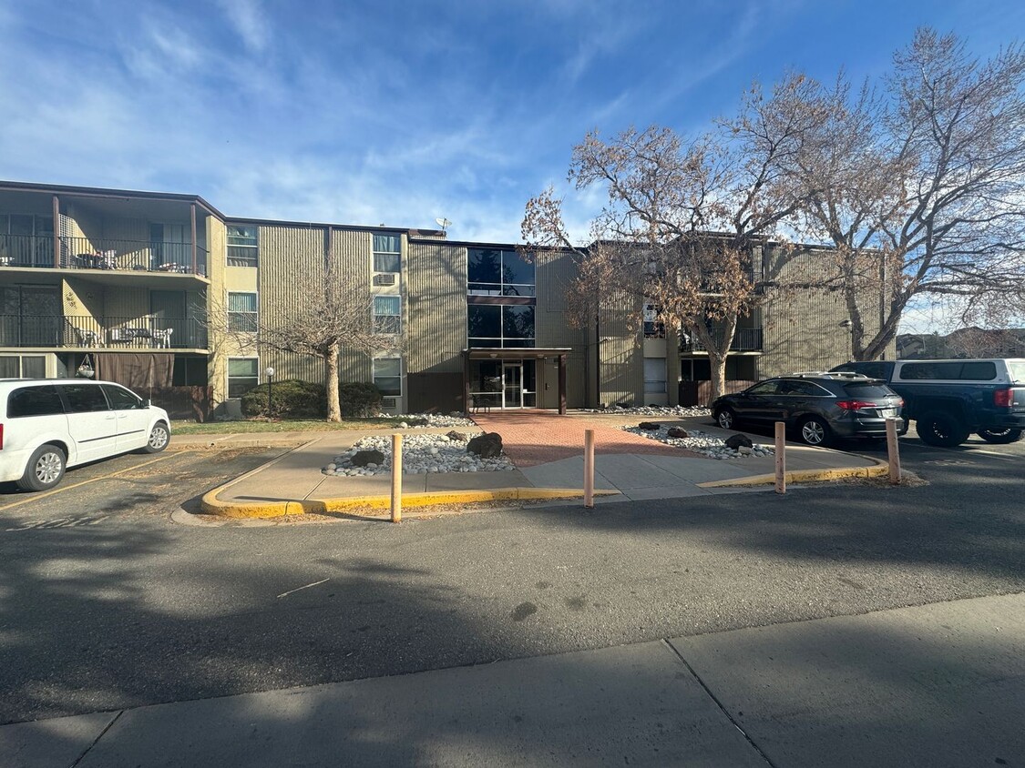 Foto principal - Nice 2 bedroom Condo in Aurora