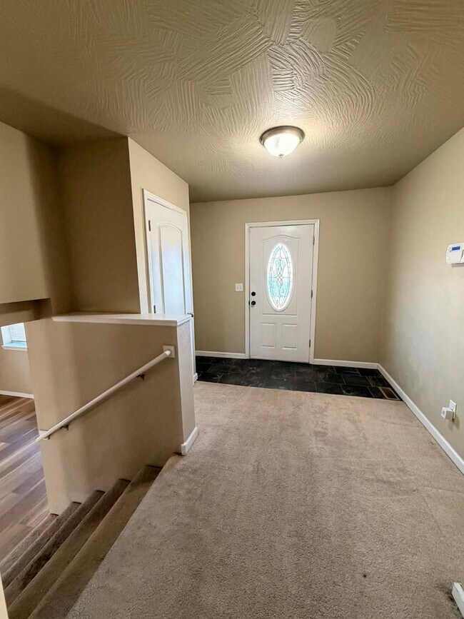 Foto del edificio - LEASETAKEOVER: NO DEPOSIT NEEDED!!!  4 BEDROOM / 2 BATHROOM HOUSE IN JOPLIN MO!!!