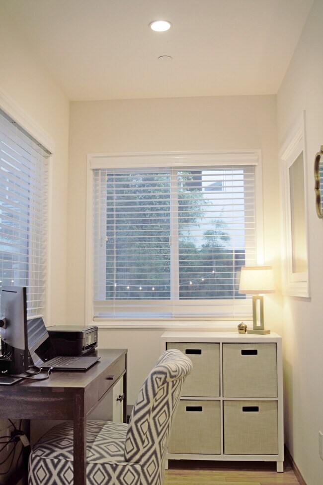 Building Photo - 1134 Euclid St