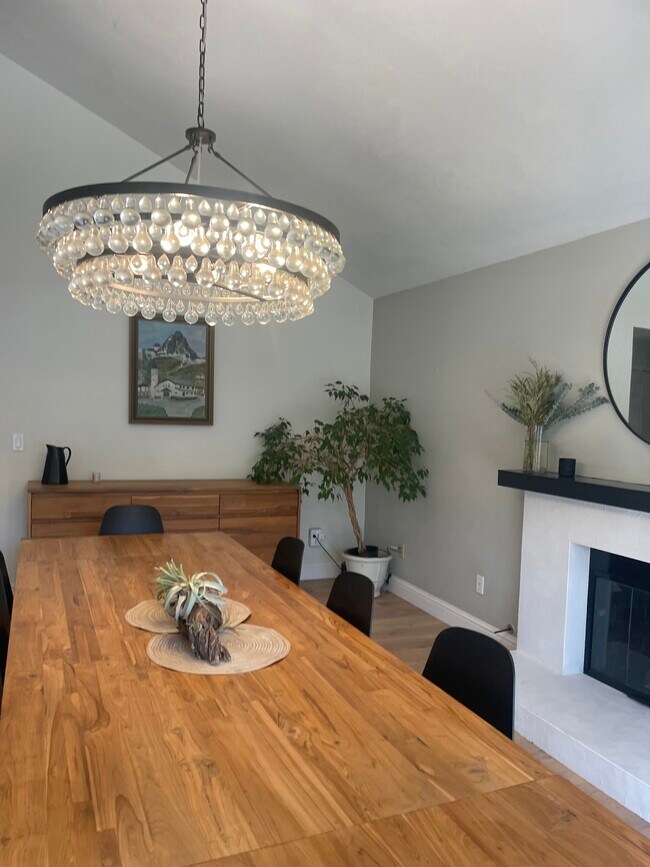 Foto del edificio - 452 Riviera Dr