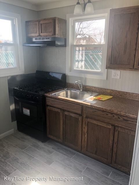 Foto del edificio - 3 br, 1 bath House - 406 Leach St