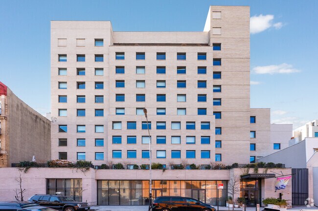 Building Photo - The Collective Williamsburg