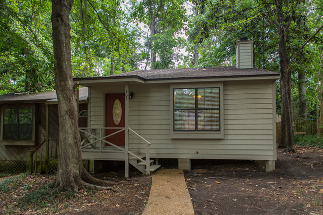 Foto del edificio - 202 Parkbrook Cir