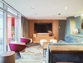 Building Photo - 101 Greenwich St