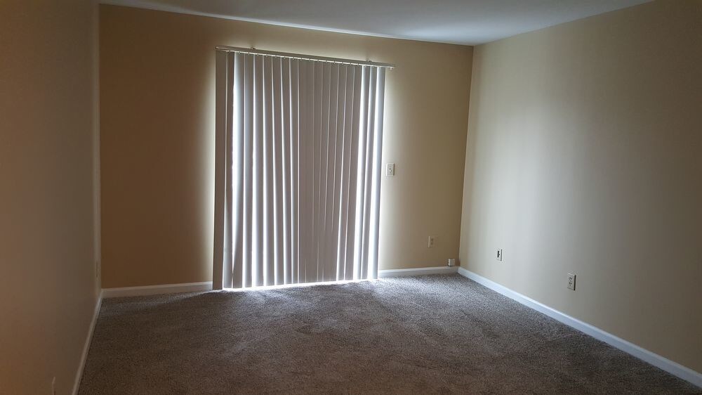 Primary Photo - 215 N Baird Ln
