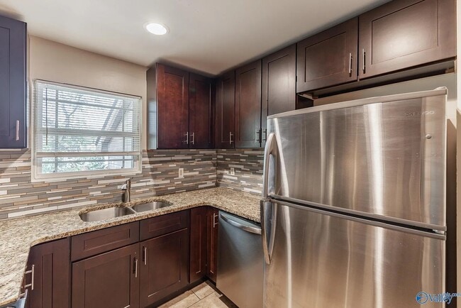 Building Photo - 3207 Delia Ln NW