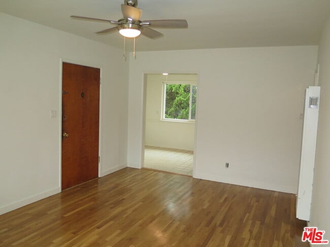 Building Photo - 2221 Ocean Park Blvd