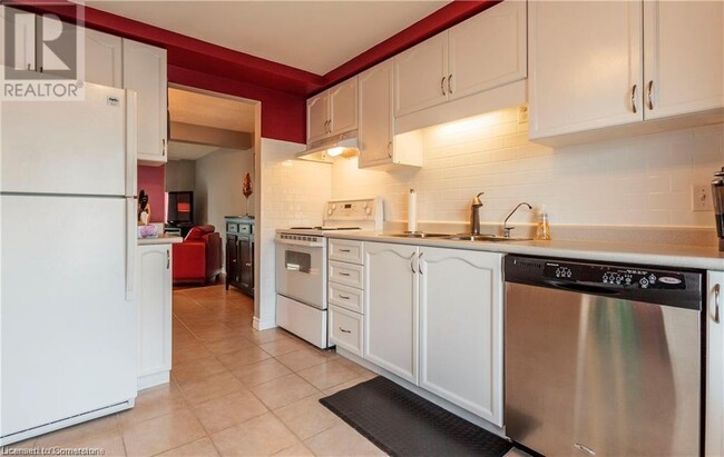 Building Photo - 209 Auburn Dr