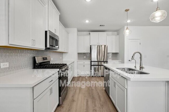 Building Photo - 5304 Jason Dr