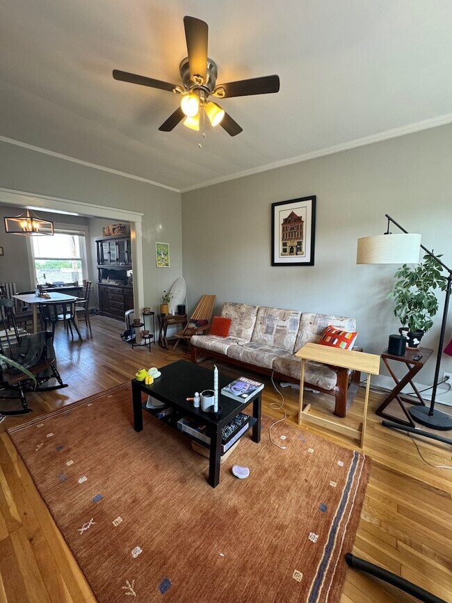 Foto del edificio - 3008 W Schubert Ave