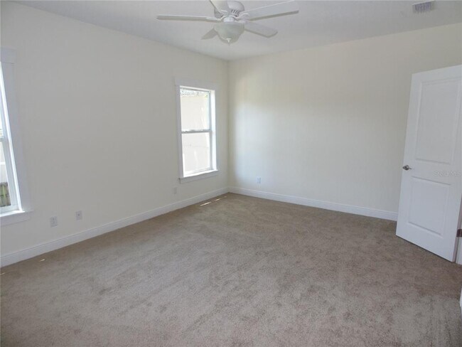 Foto del edificio - 2940 W Knights Ave