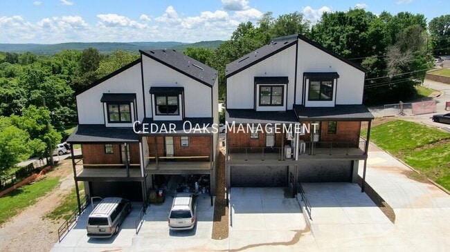 Foto del edificio - 118 E Mountain St