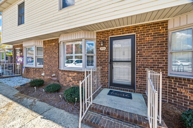 Foto del edificio - Beautifully updated 2-bed, 1.5 bath Condo in Winn Barr of Rock Hill!