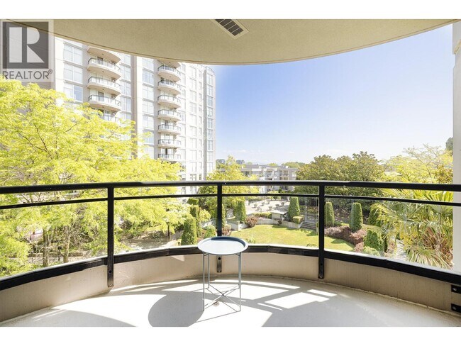 Photo du bâtiment - 7080 St Albans Rd