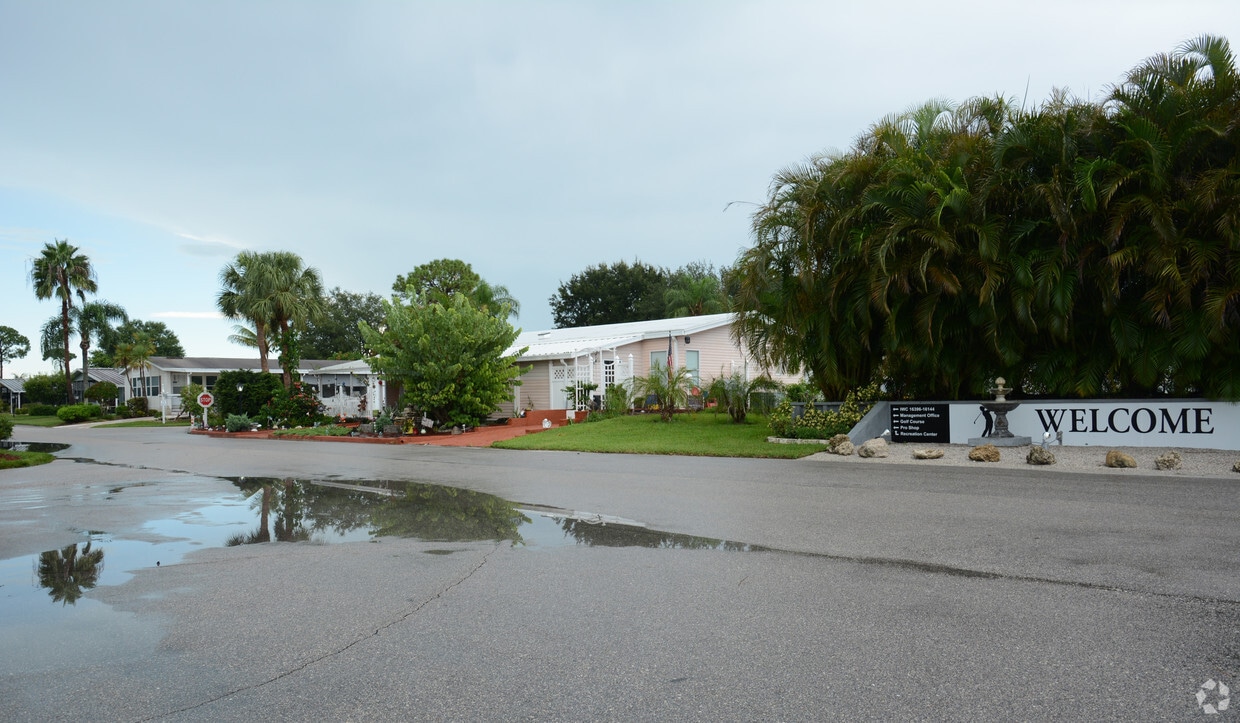Indianwood Mobile Home Park (596 sites) Apartments in Indiantown, FL