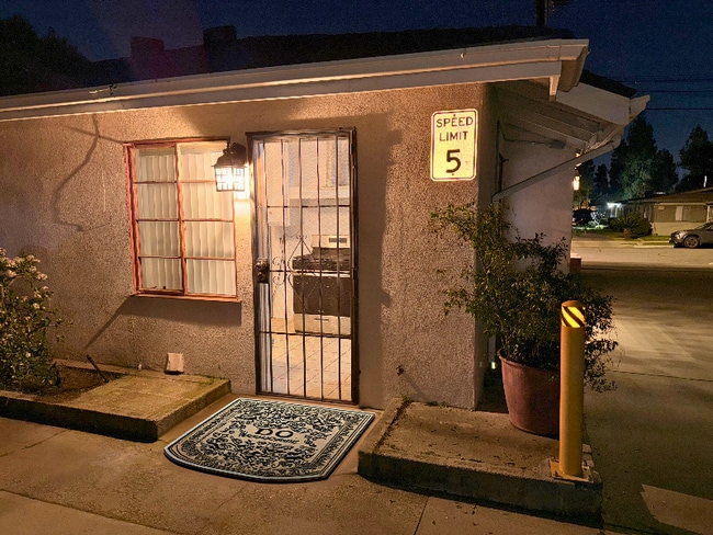 Photo - 843 W Walnut Ave Apartment