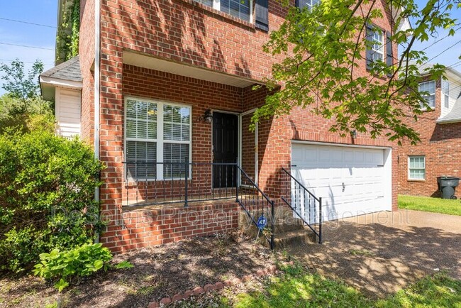 Foto del edificio - 703 Brent Glen Pl
