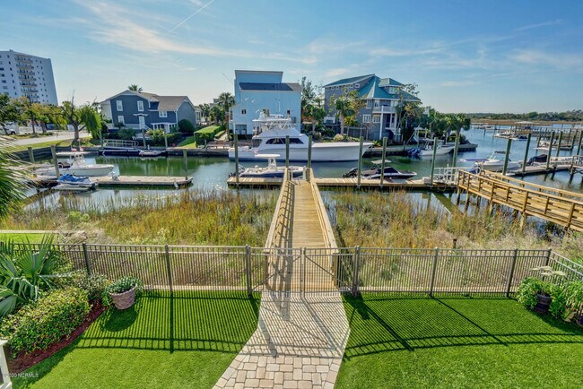 Building Photo - 316 Causeway Dr