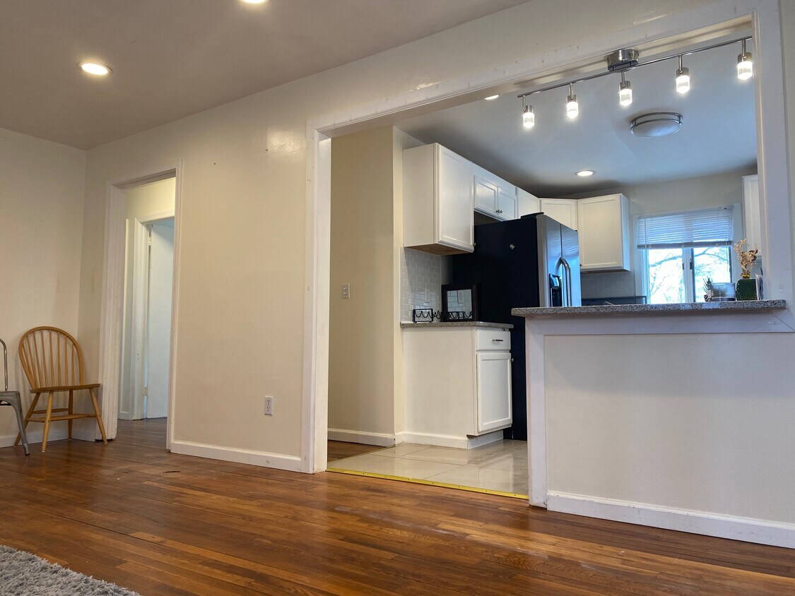 Primary Photo - 20 Ashford St
