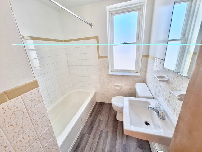 Building Photo - 1 Osler Court, Hamilton, Dundas